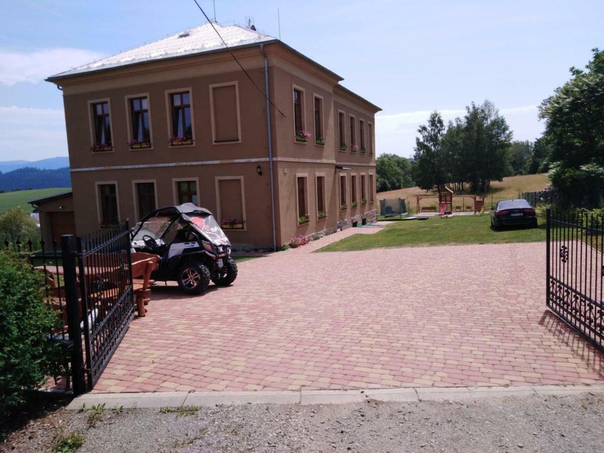 Pension Stara Skola Vysoke Zibridovice Bagian luar foto