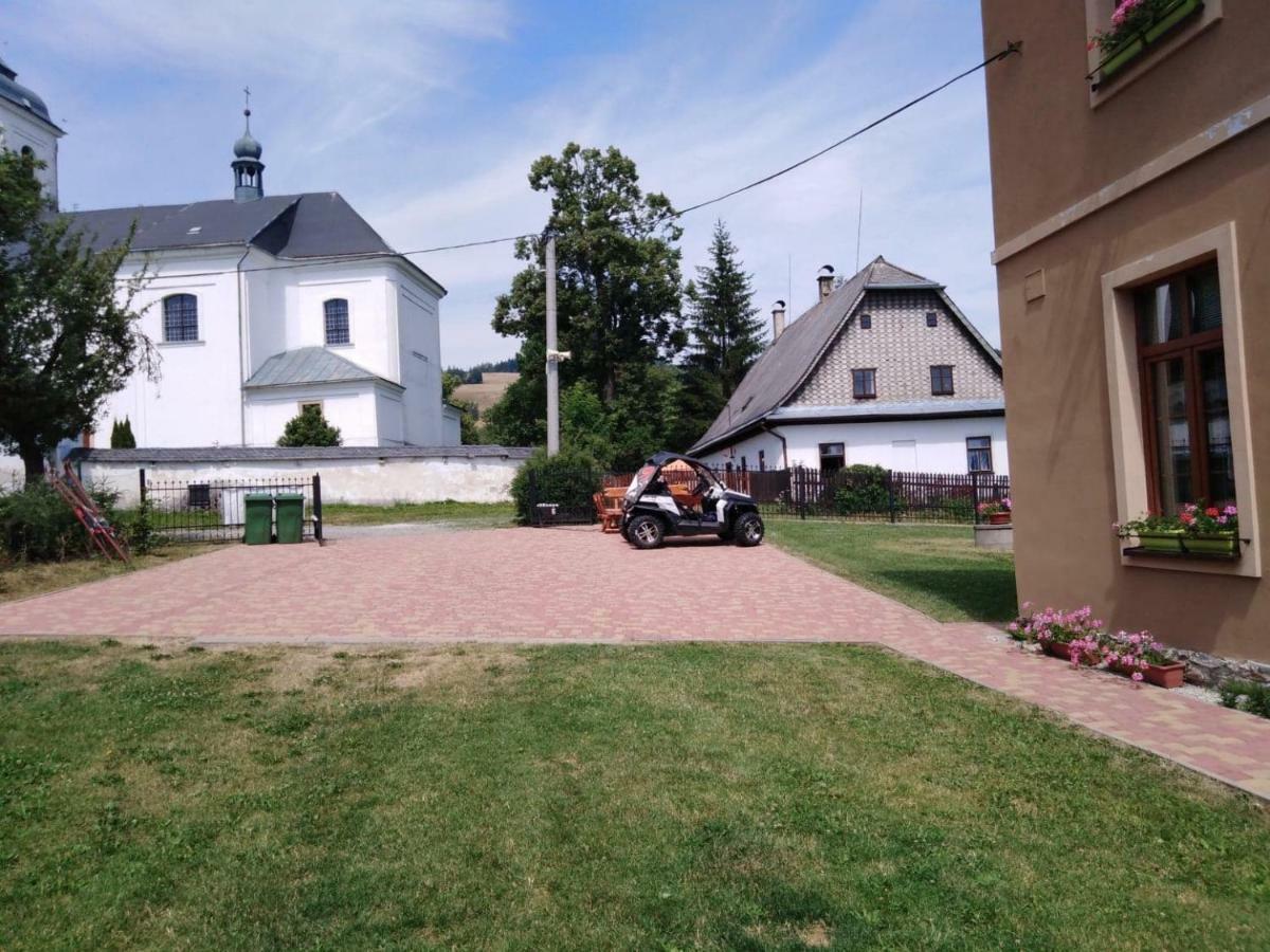 Pension Stara Skola Vysoke Zibridovice Bagian luar foto