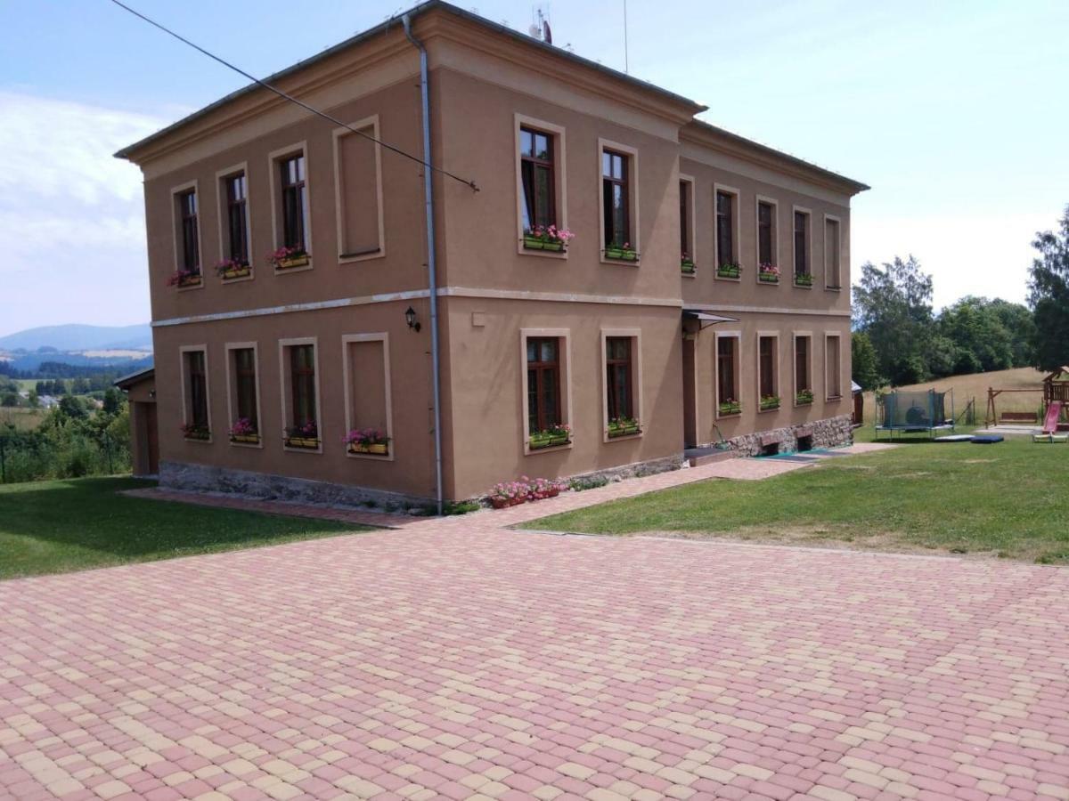Pension Stara Skola Vysoke Zibridovice Bagian luar foto